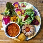 ポエポエ - トマト薬膳スパイシーカレープレート