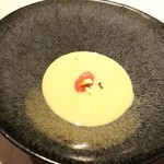 ヒカリヤ ニシ - とうもろこしスープとトマトのソルベ