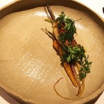 ヒカリヤ ニシ - ニンジンのローストとフォアグラ