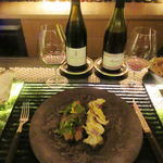 ランベリー - バラ（左）と肩ロース（右）それぞれに違う赤ワインを合わせました