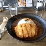 ワンオフカフェ - ひよこ豆を使ったトマトカレーライス