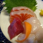旬菜料理 苧麻 - サーモン   まぐろ ホタテ