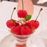 資生堂パーラー - 山形県岡田果樹園産 佐藤錦のパフェ