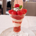 資生堂パーラー - 山形県岡田果樹園産 佐藤錦のパフェ