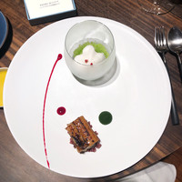 アコルドゥ - 奈良の黒米 焼いたウナギ ハーブ グラニテと柑橘のエア