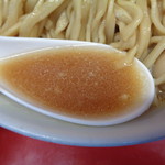 ラーメン二郎 - 撹拌すると美味しい醤油ですよ