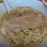 ラーメン二郎 - 見て～この大きさ！ほぼ丼の大きさでしょ！