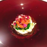 レザン ドール - おそらくオードブル。
                      クリームと海鮮系を合わせたお料理だった気がする・・・。