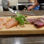 トリワイン ＰＩＫＯＳＨＨＨＵ - 鶏の２種生ハム