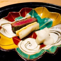 しらに田 - 和牛のステーキと玉子のサンドイッチ。
                    永遠に食べ続けられる美味しさ・・・。
                    家でも作ってみようかな(^-^)