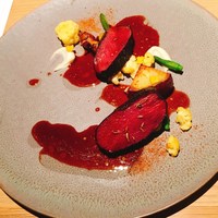 L'eau Blanche - ６皿目。本州鹿、サツマイモ。
                      メインはジビエでした。臭みがなく食べ易かったです。