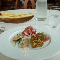 レオーネ・マルチアーノ - 前菜とパン