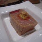 すし匠 - たしか、ぶりのづけだったはず