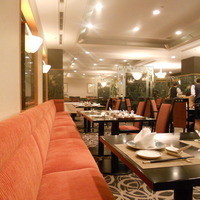 中国料理 桃花林 - 店内（奥方面）