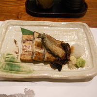 魚料理専門 魚魚一 - うなぎの白焼き
