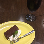 ランプビストロ ソラ - チョコレートケーキとアイスコーヒー