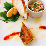 ラディーチェ - 料理写真:前菜3種
タラモサラダ、クスクスのサラダ、グリーンピースのオムレツ