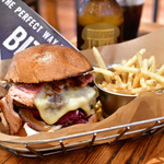 J.S. BURGERS CAFE - ヒッコリースモークバーガー@1,380円