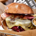 J.S. BURGERS CAFE - ヒッコリースモークバーガー@1,380円