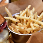 J.S. BURGERS CAFE - 【ヒッコリースモークバーガー@1,380円】フレンチフライ