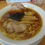 たまる - たまる中華そば(大)750円、麺はストレート細麺