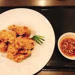 中国料理 幸福 - 鶏もも唐揚げ特製ピリ辛ソース