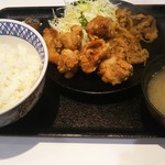 Yoshinoya - 唐揚げ牛皿定食の特盛り(税込990円)