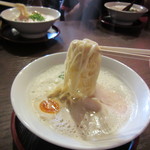 アワトロ龍宮 - 麺　リフト