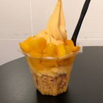 MANGO CAFE - マンゴー果実ソフトクリーム680円