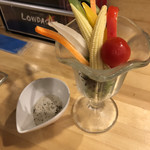 炭焼バル LOWDASH - バーニャカウダ(お通し)