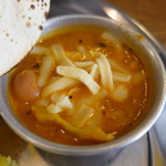 Kacharonka - 豆とチーズのツナトマトカリー