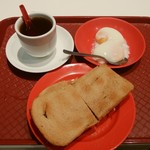 Ya Kun Kaya Toast - カヤ・バター・トースト、バターとカヤジャムの量が凄い。