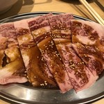 津田沼 肉流通センター - 大トロロース990円（税抜）