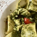 L'Inedito Vigin Mudest - 拡大　ガンベリがたくさん入っている。