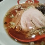 醤油らーめん（アップ）