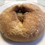 ベーカリー アンジェ - 料理写真:焼きカレーパン