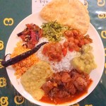 ロイヤルグリーン レストランアンドバー - 日替わ魚カレー(上から)