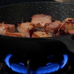 DEN - サイコロベーコン