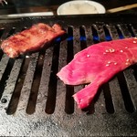 焼肉×バル マルウシミート - 上みすじ(奥)、赤身ロース