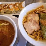 Ramen Koi Ji - 魚介海老つけ麺 800円　肉汁餃子 400円