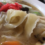 中華晋香苑 - 麺はツルッとしてモチモチ♪