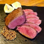 渋谷ワヰン酒場 - 【特価名物】極上！！上タンのロースト　