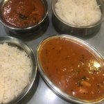 フードタイム - 「フィッシュカレー」1,200円(写真左上)
            「プロウン(海老)カレー」1,350円(同右下)