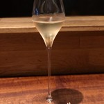 アカ - 乾杯のCAVAはスペイン王室御用達