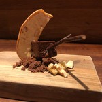 アカ - 斬新な盛りつけにセンスが光ります