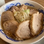 ジャンクガレッジ - ラーメン、豚6枚追加(計7枚)