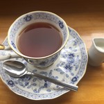 カフェアンドショップ ロータスランド - 2019/06/23
      モーニング A set 紅茶 380円
      週替りおまかせセット 豆乳担々麺 550円
      プリン 220円×2個
      玉子焼き 250円