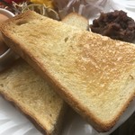 カフェアンドショップ ロータスランド - 2019/06/23
      モーニング A set 紅茶 380円
      週替りおまかせセット 豆乳担々麺 550円
      プリン 220円×2個
      玉子焼き 250円