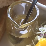 カフェアンドショップ ロータスランド - 2019/06/23
      モーニング A set 紅茶 380円
      週替りおまかせセット 豆乳担々麺 550円
      プリン 220円×2個
      玉子焼き 250円