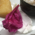 カフェアンドショップ ロータスランド - 2019/06/23
      モーニング A set 紅茶 380円
      週替りおまかせセット 豆乳担々麺 550円
      プリン 220円×2個
      玉子焼き 250円